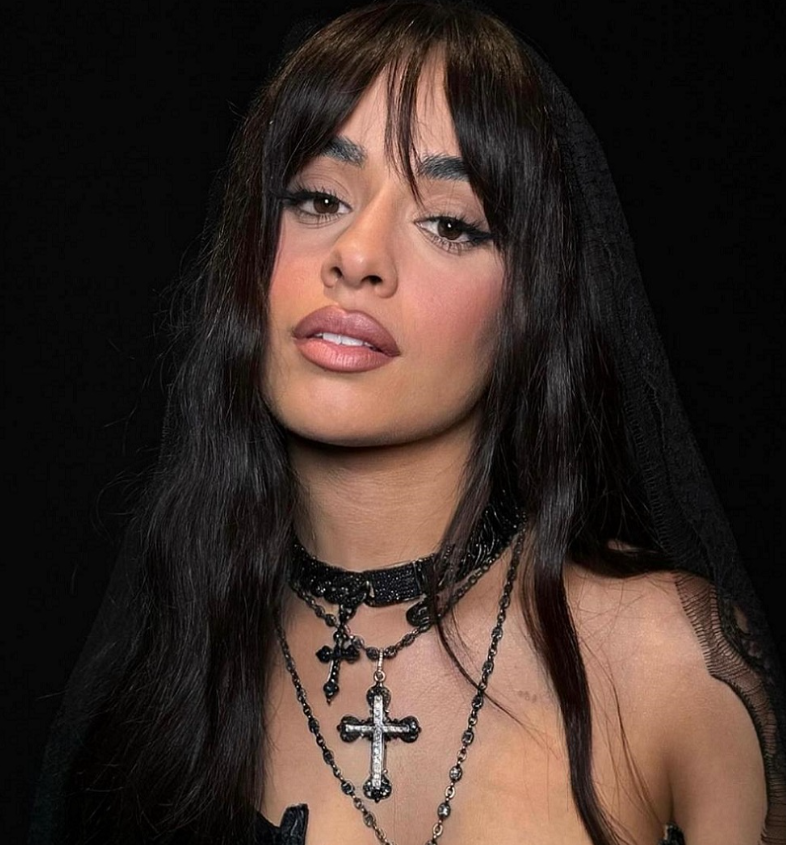 كاميلا كابيلو بالنمط القوطي من طوني ورد (صور وفيديو)